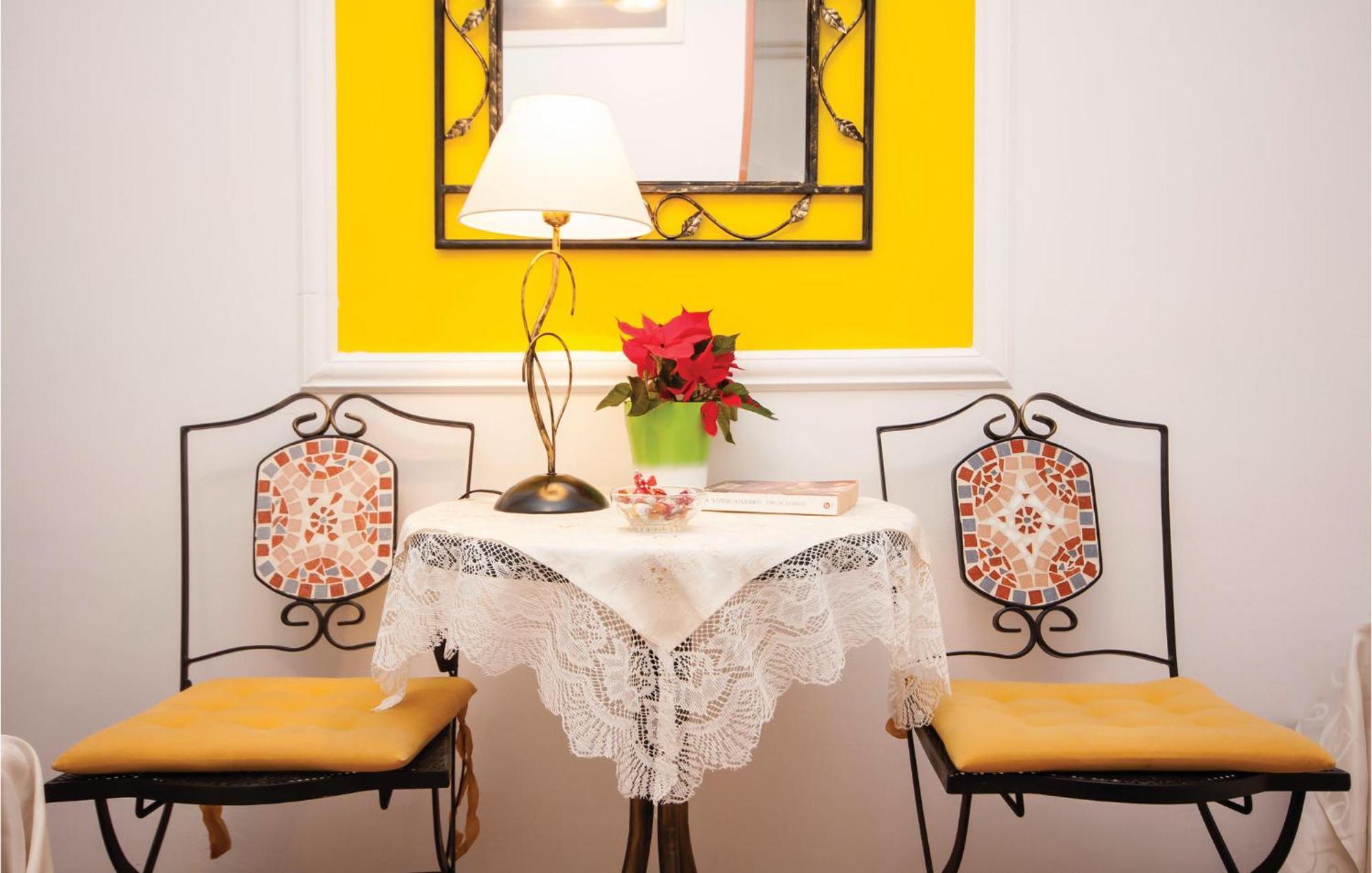 Cozy Apartment In Brodarica With Wifi ภายนอก รูปภาพ