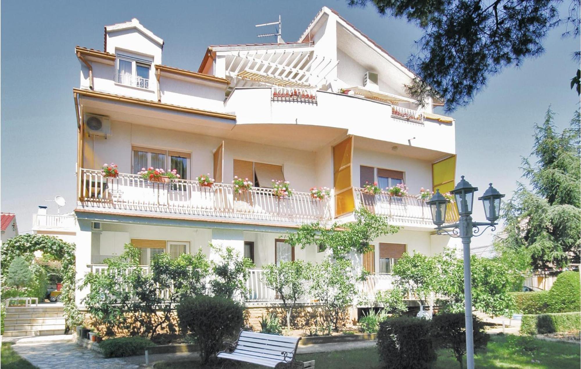 Cozy Apartment In Brodarica With Wifi ภายนอก รูปภาพ