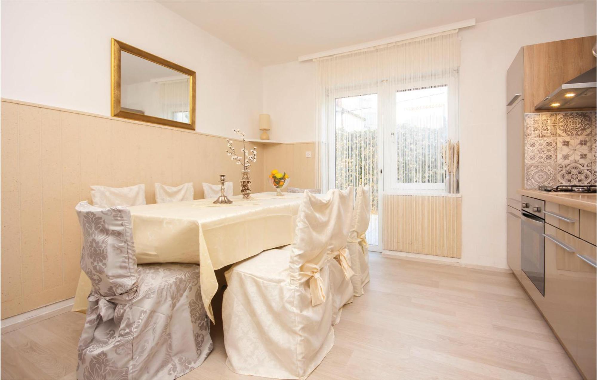 Cozy Apartment In Brodarica With Wifi ภายนอก รูปภาพ