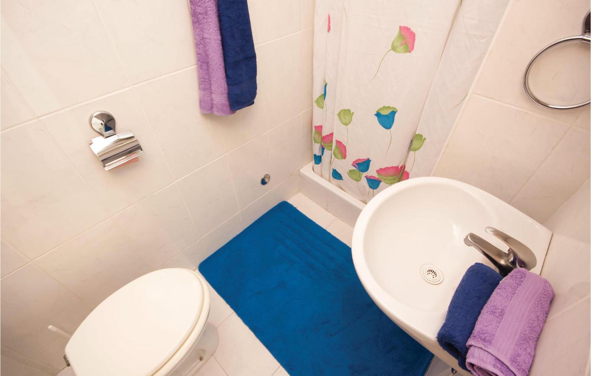 Cozy Apartment In Brodarica With Wifi ภายนอก รูปภาพ